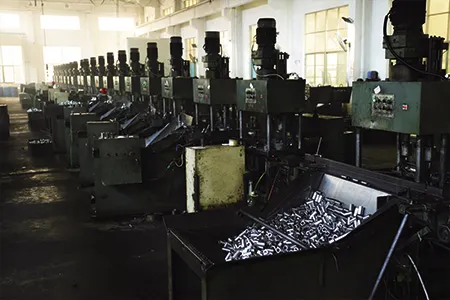 2003: Mở rộng danh mục sản phẩm bộ ghép nối